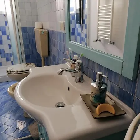 La Volpe Gialla Apartment Savona